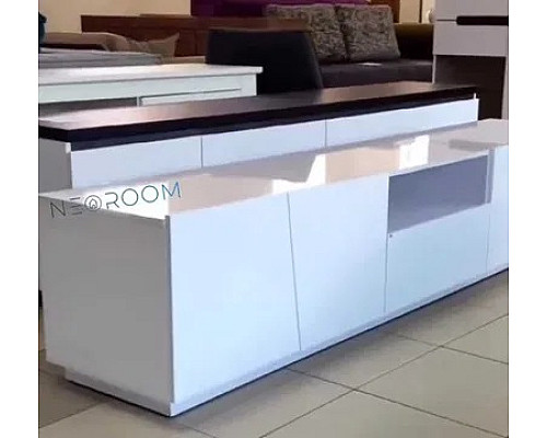 Ліза Тумба під ТВ