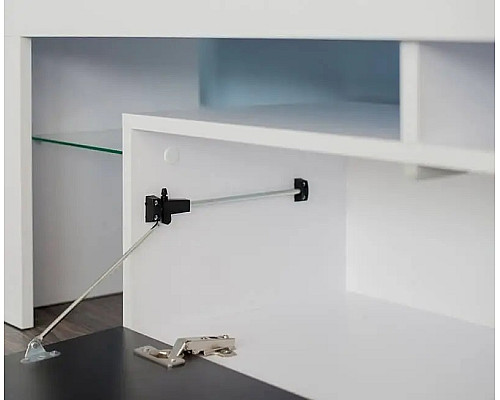 Моніка Тумба під ТВ