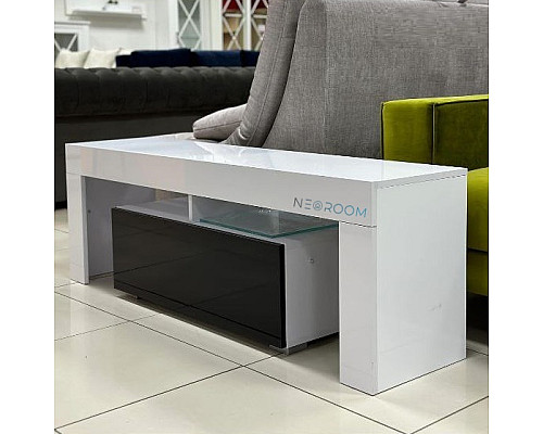 Моніка Тумба під ТВ